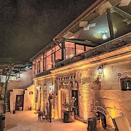 Отель House *